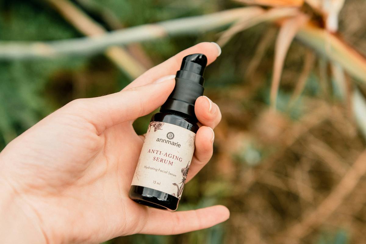 10 Sustainable Beauty Must-Haves for Organic Plant Lovers