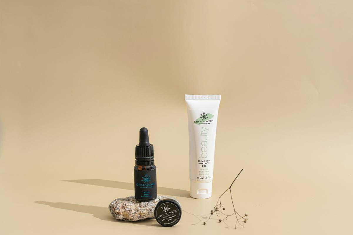 Step-by-step process of making a DIY face mask using money plant extract